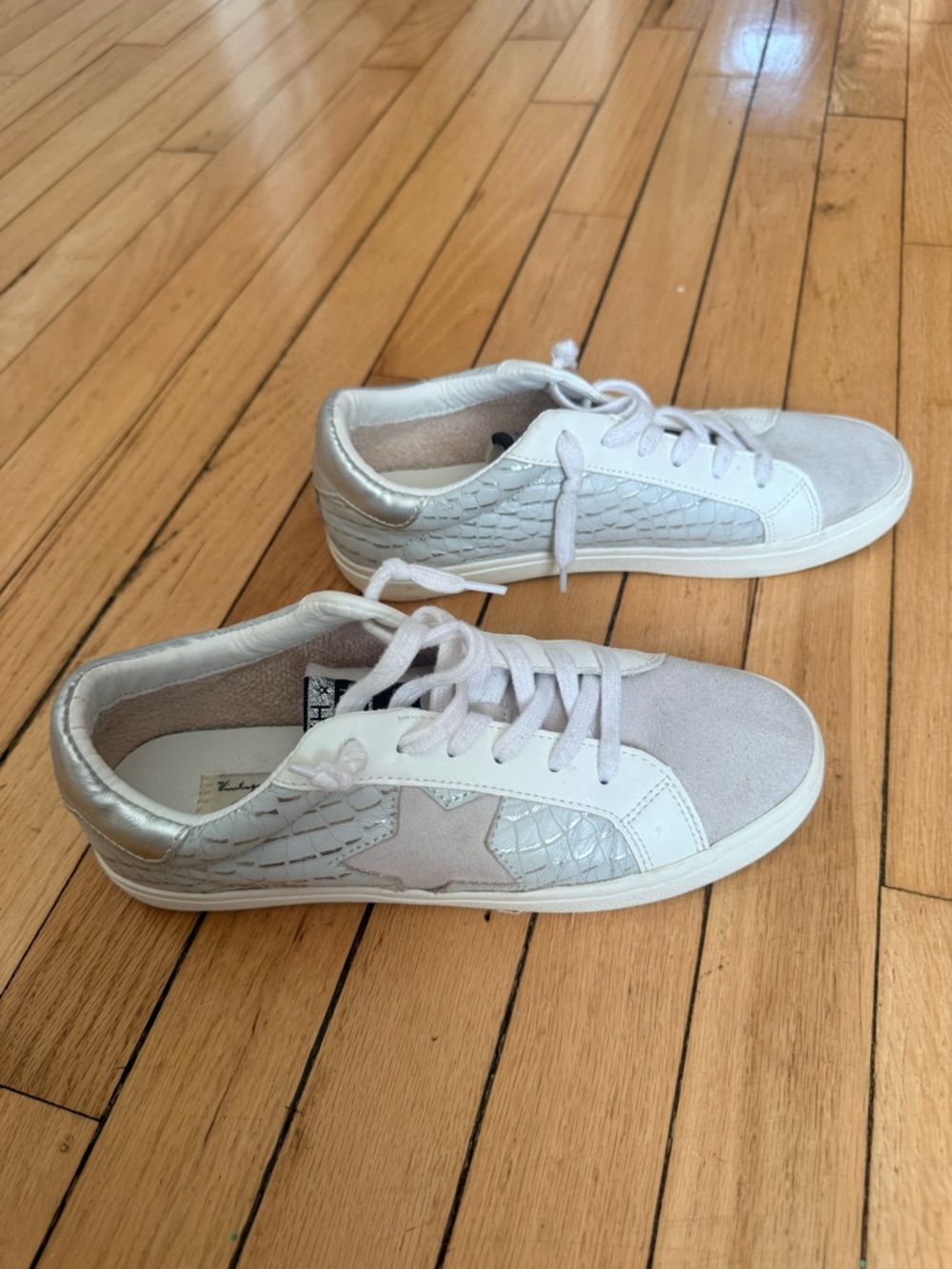 Vintage Havana Women’s Croco-Embossed Superstar Leather Sneakers - Picture 3 of 5